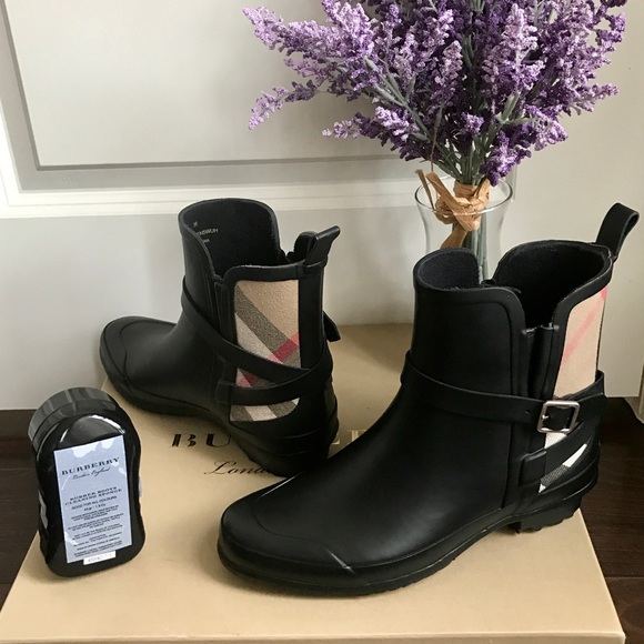 burberry riddlestone rain boots